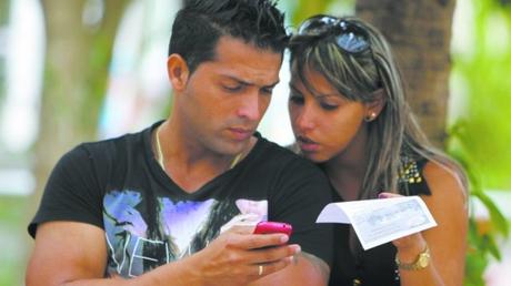 ETECSA diseña precios de internet para que paguen los cubanos de fuera