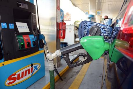 En dos meses, combustibles han bajado entre 19 a 28 pesos el galón.