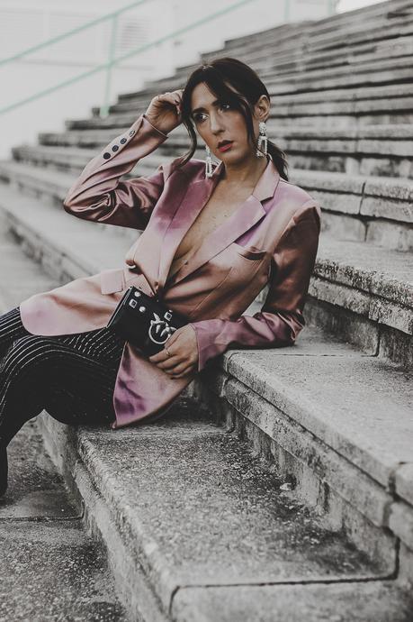 XMAS PARTY: LOOKS PARA NAVIDAD: BLAZER ROSA SATINADA blazer rosa - looks para navidad