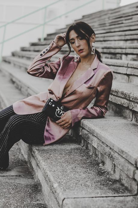 XMAS PARTY: LOOKS PARA NAVIDAD: BLAZER ROSA SATINADA sexy blazer