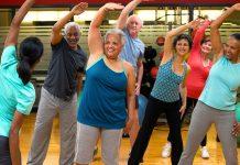 El ejercicio puede prevenir ataques al corazón en personas sana Incluso las personas sanas y en buen estado físico deberían hacer ejercicio regularmente para mantener a raya las enfermedades cardíacas