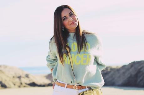 Cómo combinar unos jeans blancos