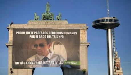 Pedro Sánchez, los derechos humanos y el arco del triunfo #DDHHporElArco