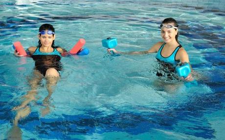 Artricenter: Ejercicio en agua y sus beneficios para la fibromialgia
