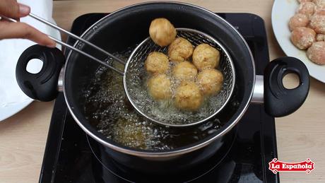 Nidos De Pasta Con Albondigas