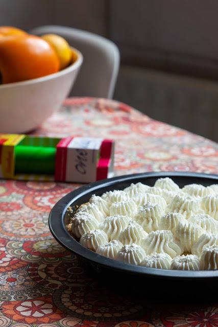 Pastel relleno de crema de coco y pistacho 04 Pastel relleno de crema de coco y pistacho 04