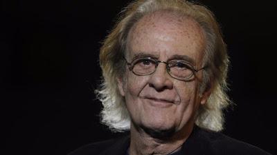 Luis Eduardo Aute, cincuenta años cantando.