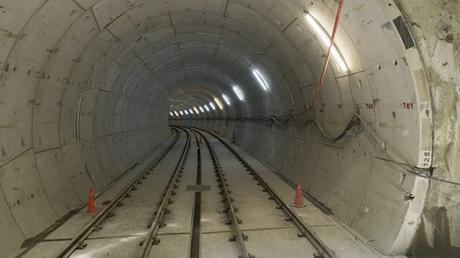 ACCIONA completa el 50% del montaje de las vías del metro de Quito