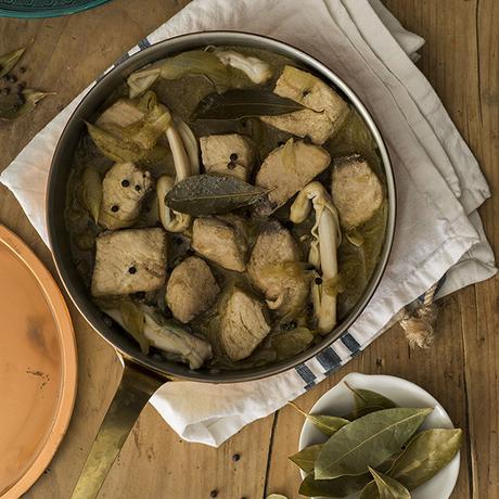 ATÚN ENCEBOLLADO CON NAVAJAS