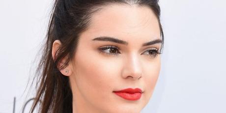 Maquillajes con labial rojo paso a paso