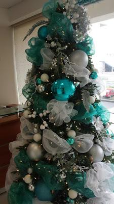 10 Ideas y tutorial de cómo decorar un árbol navideño con mallas