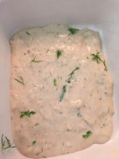 MERLUZA CON SALSA DE PUERROS E HINOJO MERLUZA CON SALSA DE PUERROS E HINOJO