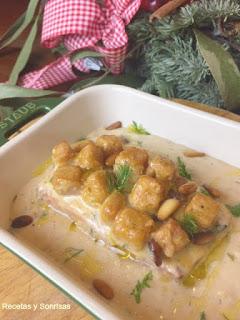 MERLUZA CON SALSA DE PUERROS E HINOJO MERLUZA CON SALSA DE PUERROS E HINOJO