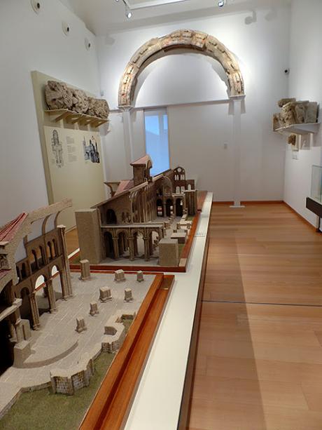 Compostela: Museo de las Peregrinaciones y de Santiago.