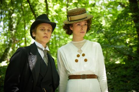 La mano que sostiene la pluma – Crítica de “Colette” (2018) La mano que sostiene la pluma – Crítica de “Colette” (2018)