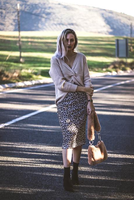 JERSEY NUDO & FALDA LEOPARDO JERSEY NUDO & FALDA LEOPARDO