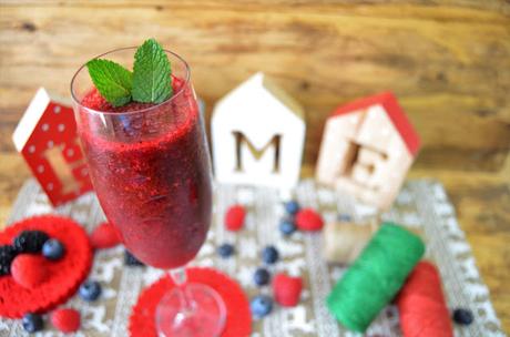 SORBETE DE FRUTOS ROJOS (FACIL Y RAPIDO) sorbete, sorbete al cava, sorbete casero, sorbete de frutos rojos, sorbete de frutos rojos al cava, sorbete de frutos rojos congelados, sorbete de frutos rojos receta, sorbete receta, sorbetes ice cream, las delicias de mayte,