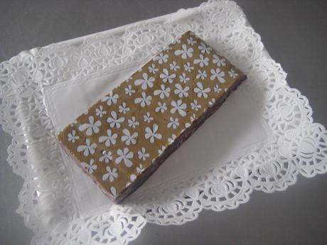 TURRÓN DE CHOCOLATE CON ALMENDRAS