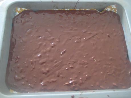 TURRÓN DE CHOCOLATE CON ALMENDRAS TURRÓN DE CHOCOLATE CON ALMENDRAS