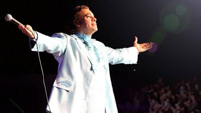 La tontería de la semana: la resurrección de Juan Gabriel