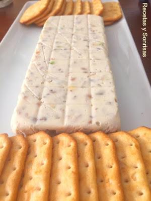 TURRÓN DE QUESO Y FRUTOS SECOS