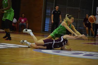 Galería de momentos del Bàsquet Femení Sant Adrià-Araski