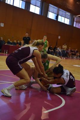 Galería de momentos del Bàsquet Femení Sant Adrià-Araski