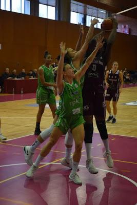 Galería de momentos del Bàsquet Femení Sant Adrià-Araski