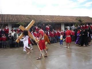 VÍA CRUCIS DE LA I.E. SIMÓN BOLÍVAR – OTUZCO 2011