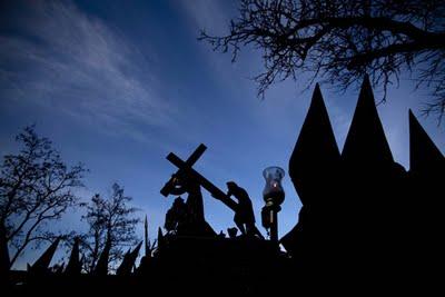 La impía lluvia de la Semana Santa.