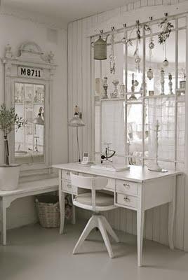 ESPEJOS BLANCOS EN EL RUSTICO NORDICO