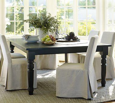 SILLAS VESTIDAS DE BLANCO