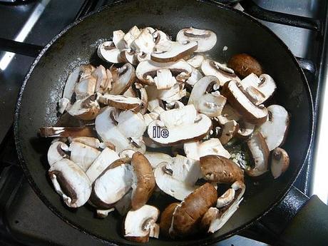 Pescado al horno con hongos y crema