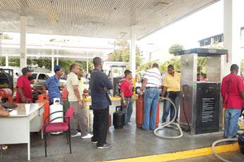 Asaltan bomba de gas y cargan con un millón