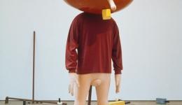 paul-mccarthy-cabeza-de-tomate-burdeos