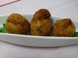 BOLAS DE PATATA Y GAMBAS