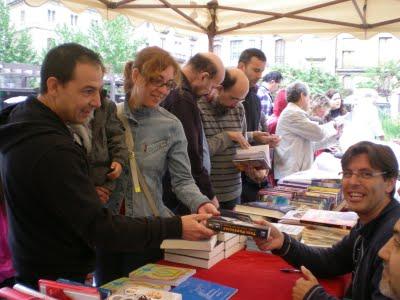 .:Sant Jordi, Rosas, Lluvia y buenos momentos:.