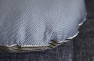 Bellisimos y extremadamente realistas cojines de tapas de alcantarillado para vuestro sofá