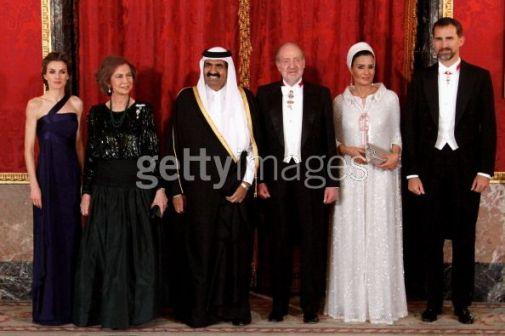 Cena de Gala en honor de los Emires de Qatar en Madrid. Dña. Letizia repite uno de sus vestidos más elegantes