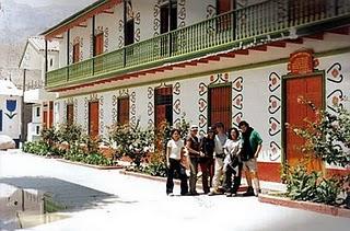 LA RUTA DEL TUTAYQUIRI: LOS PUEBLOS DE LOS MIL COLORES