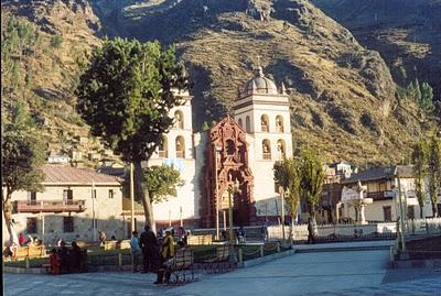 EN EL TREN MACHO HACIA HUANCAVELICA