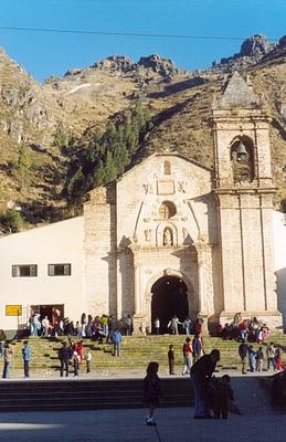 EN EL TREN MACHO HACIA HUANCAVELICA