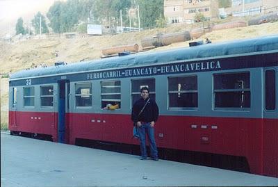 EN EL TREN MACHO HACIA HUANCAVELICA