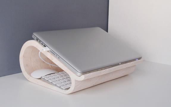 Wooden Laptop Stand :: soporte para portátil