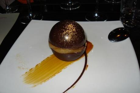 Mon Voyage a Paris (Paris La Nuit: Look y Cena en la Torre Eiffel)