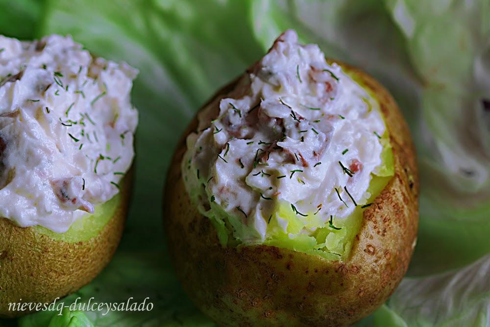 PATATAS ASADAS RELLENAS DE QUESO Y ANCHOAS