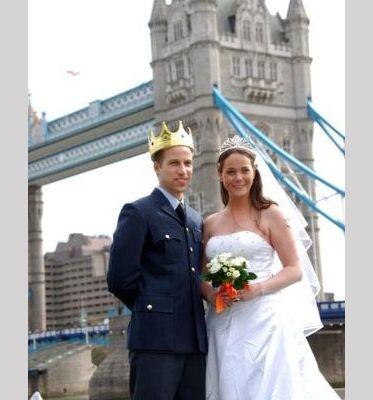 Dobles de la realeza británica se casan