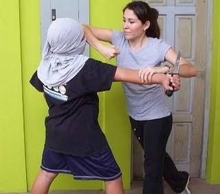 El Centro de la Mujer promueve un curso de defensa personal para mujeres