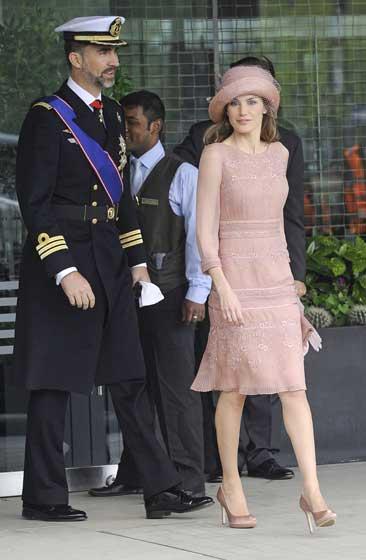 BODA REAL INGLESA: El look de la Princesa Letizia