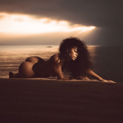 Modelo cubana sube la temperatura en Instagram con sensual desnudo